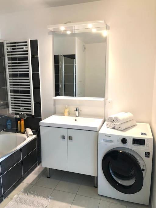 ***suite Parklane* 5min & Shopping * New*** Serris