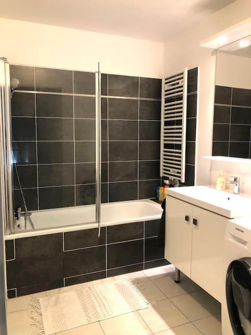***suite Parklane* 5min & Shopping * New*** *