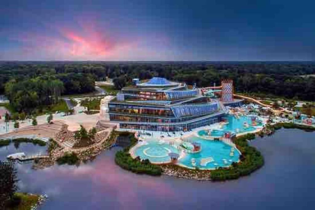 ***suite Parklane* 5min & Shopping * New*** Serris