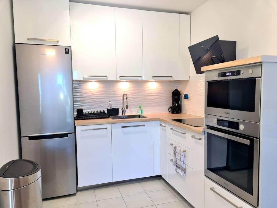 ***suite Parklane* 5min & Shopping * New*** * Serris